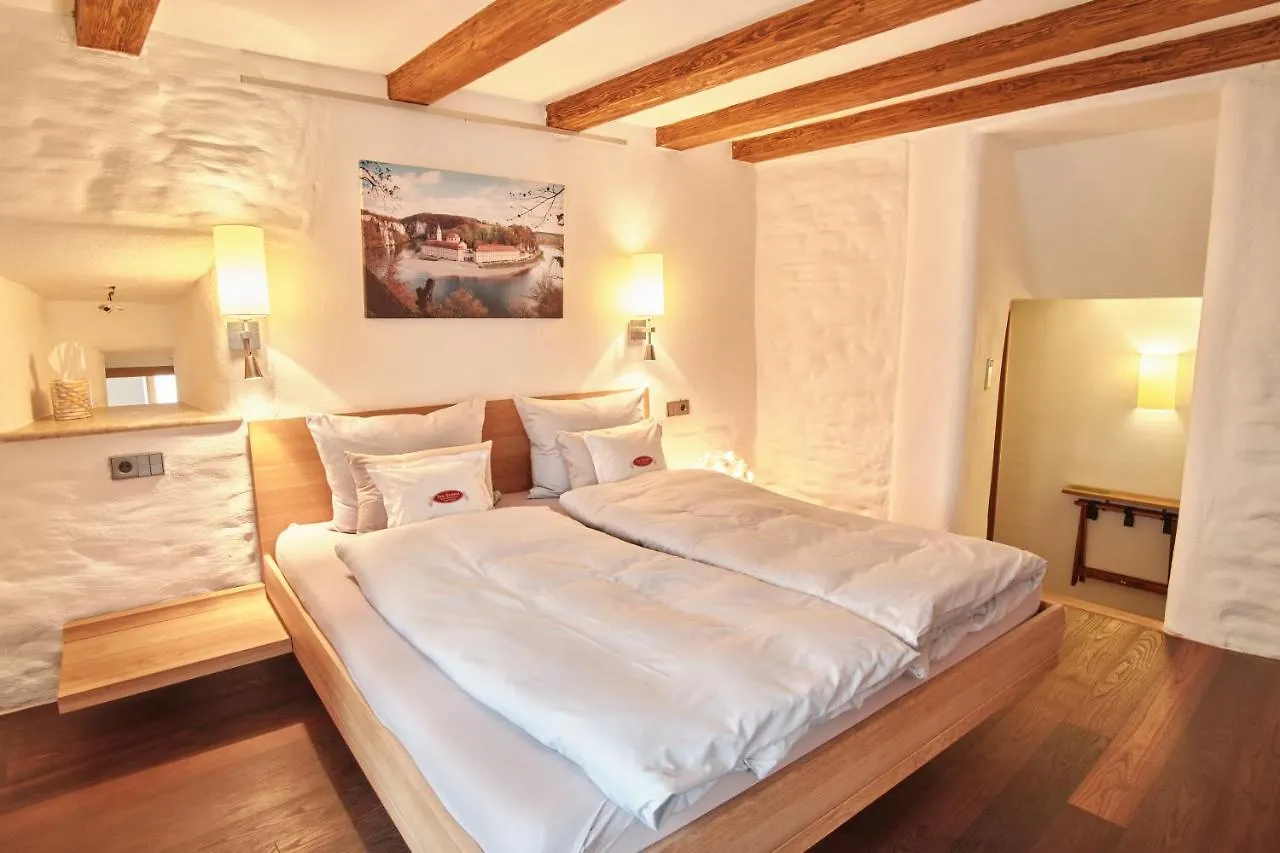 Turmhotel Zum Erasmus Кельхайм Отель